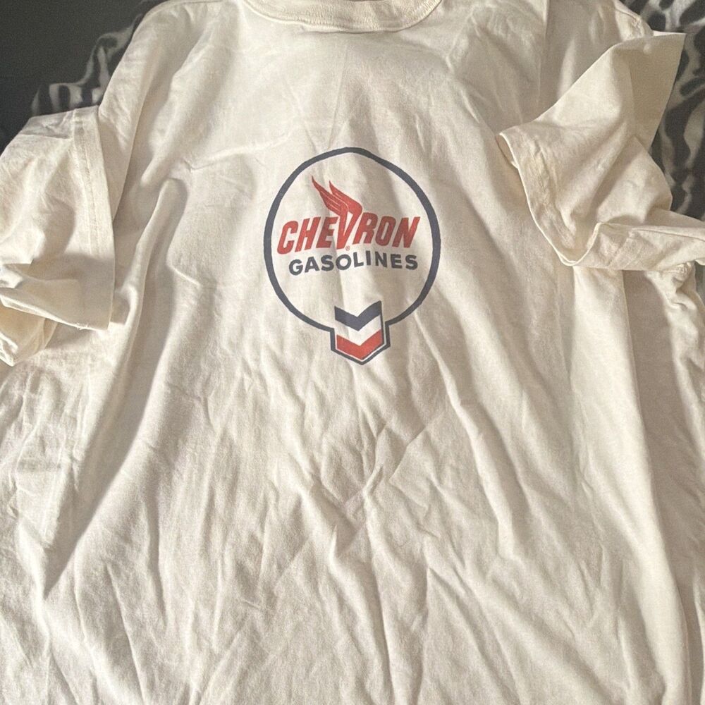 Chevron White Graphic Logo Crew Neck Men's XL Regular Short Sleeve T-Shirt